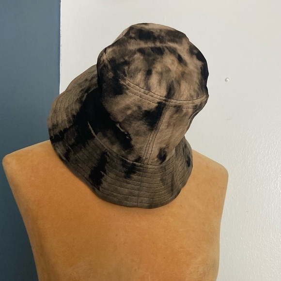 CUSTOM BLEACH DYE bucket hat - Picture 2 of 8